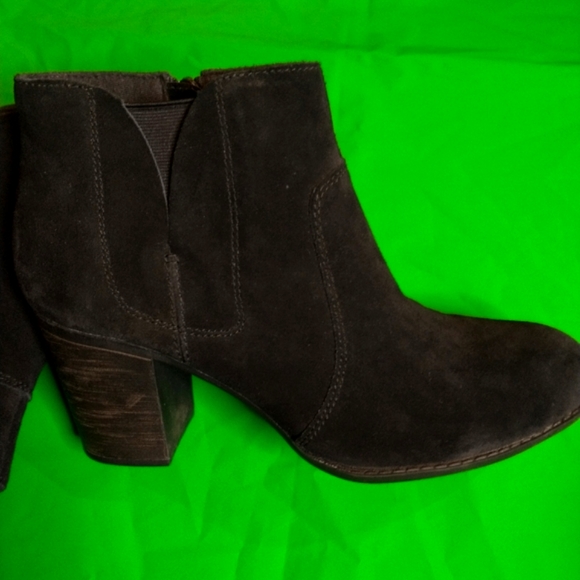 Clarks Black Leather Suede Ankle Boots Booties women's size 9 - Picture 3 of 5